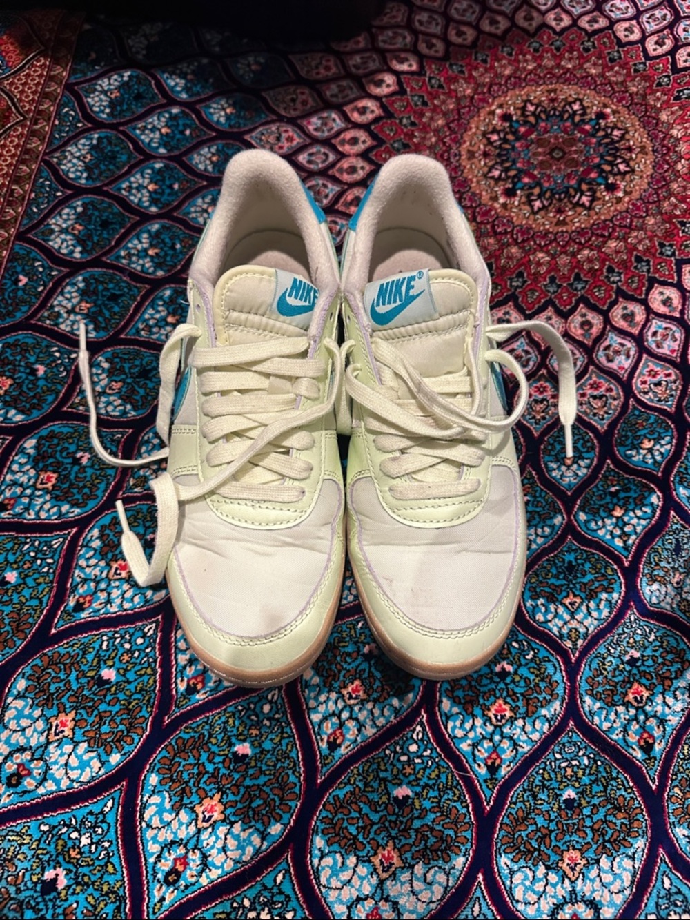 Nike Cream & Light Blue Low-Top Sneakers